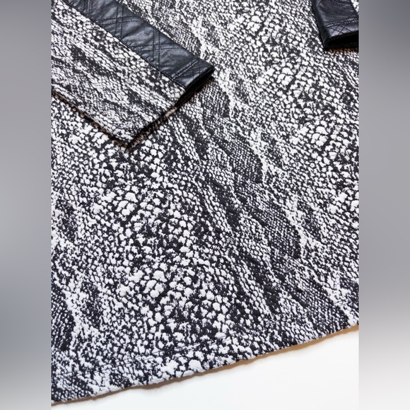 Reputation Tyler Boe Chrissy Tunic Faux Leather Trim Snakeskin Knit Size… - Picture 6 of 9